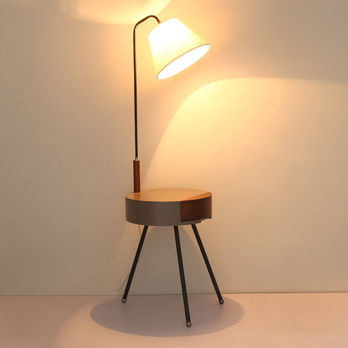 Fioeria Alder Tripod Fabric Floor Lamp