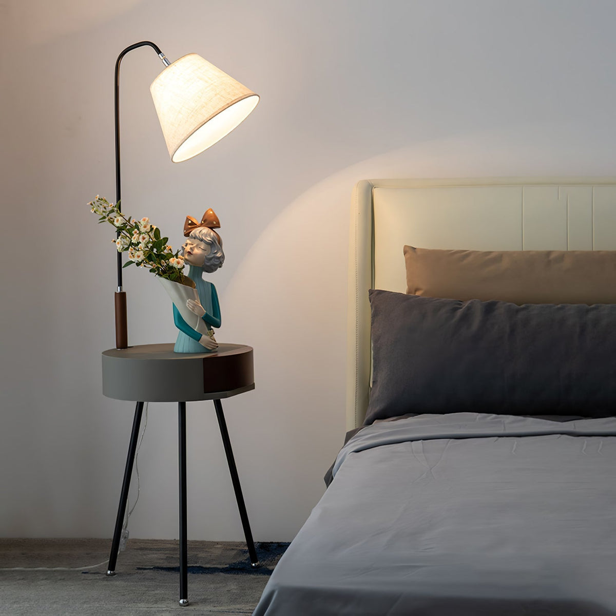 Fioeria Alder Tripod Fabric Floor Lamp