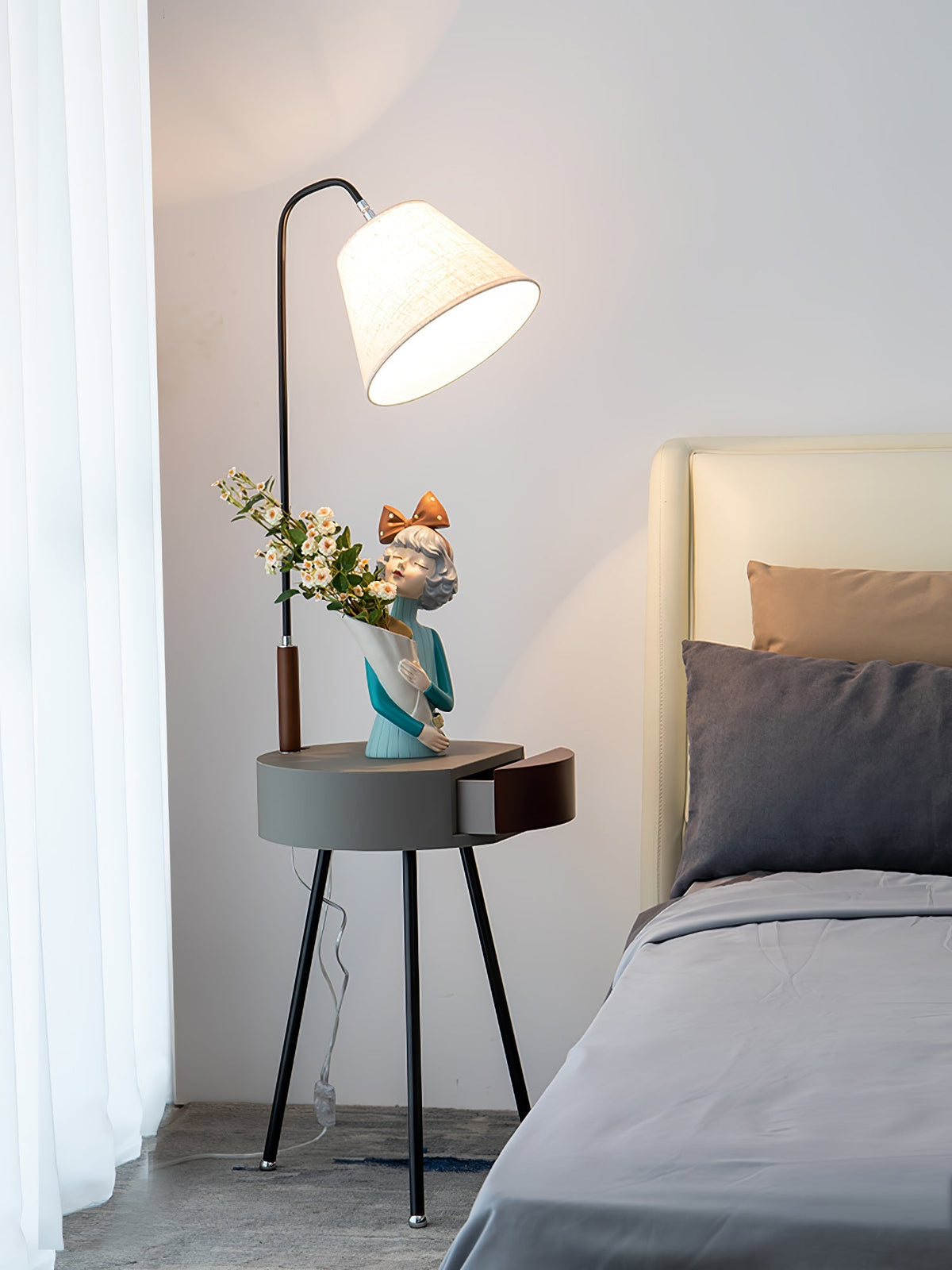 Fioeria Alder Tripod Fabric Floor Lamp