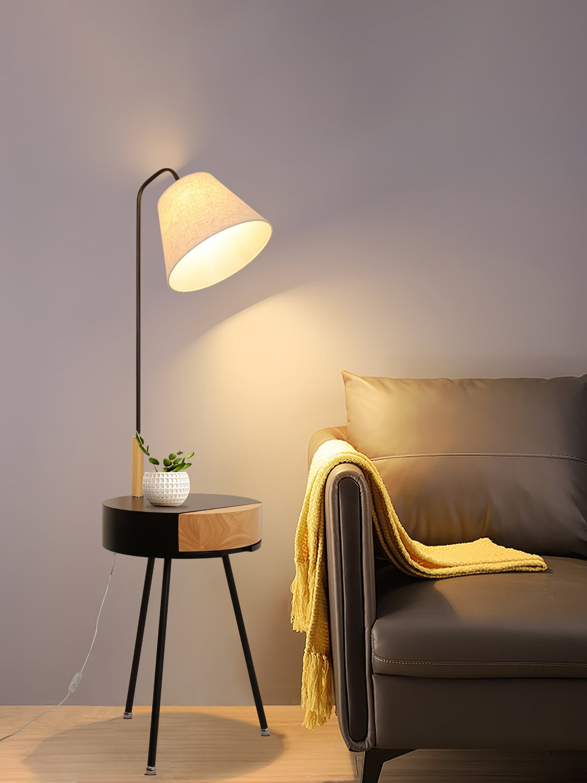 Fioeria Alder Tripod Fabric Floor Lamp