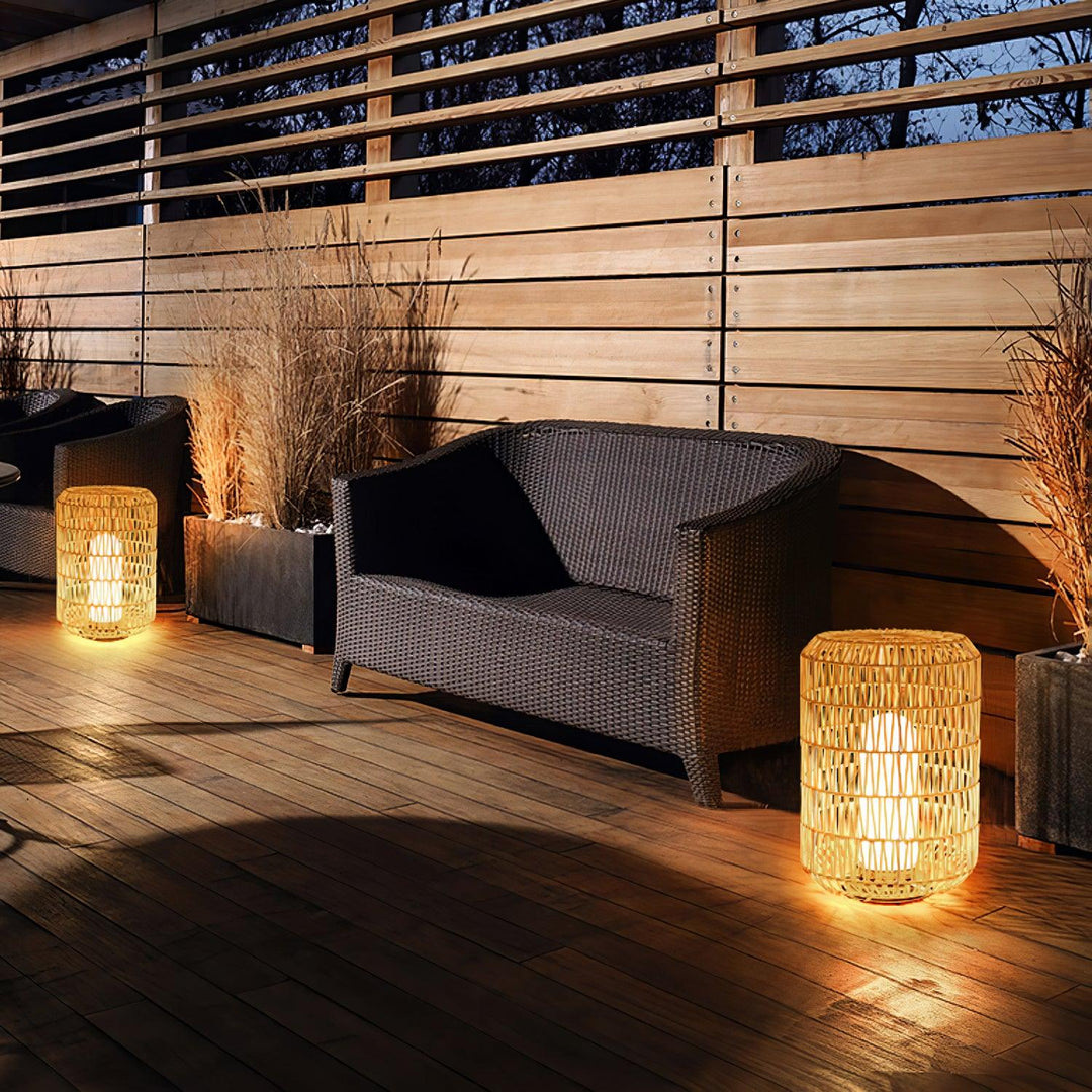 Velaleria Outdoor Light