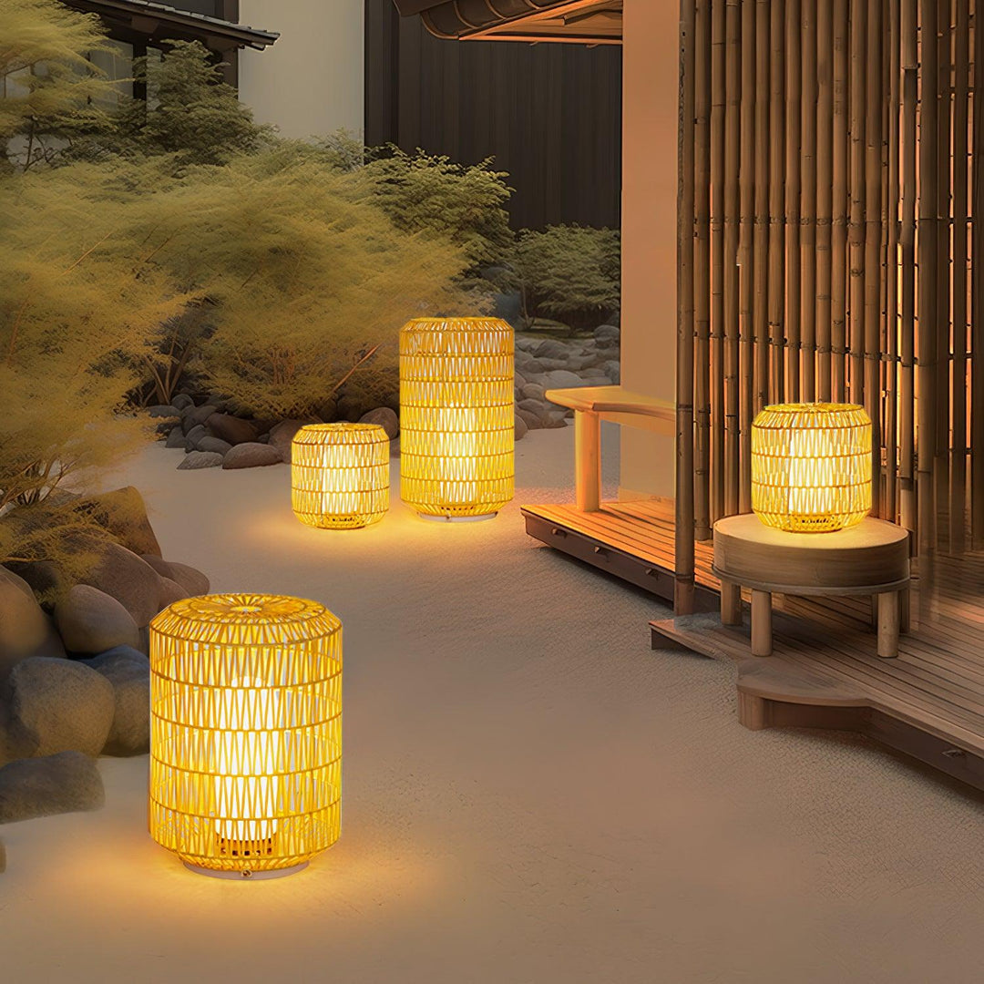 Velaleria Outdoor Light