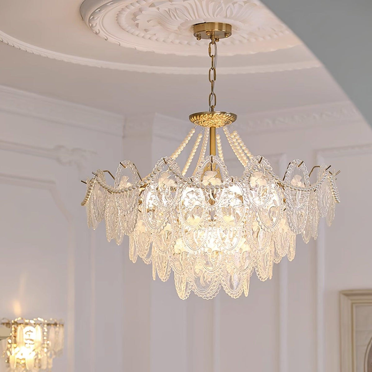Vamader Chandelier Lustrous pearls