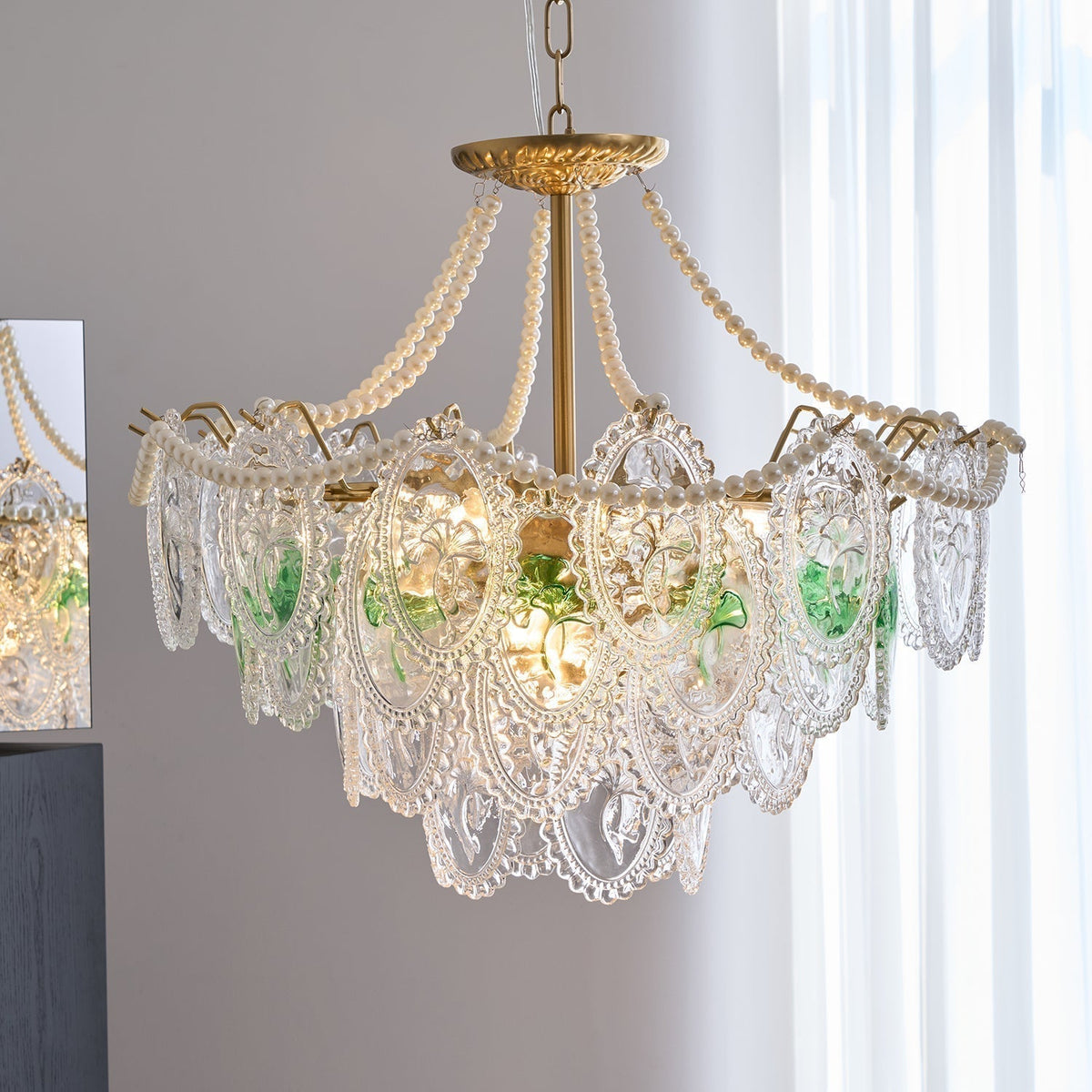 Vamader Chandelier Lustrous pearls