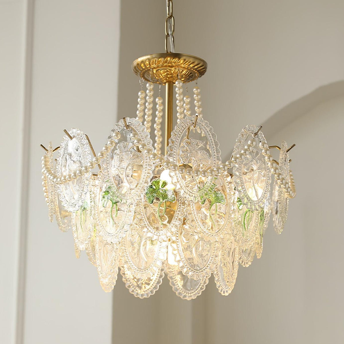 Vamader Chandelier Lustrous pearls