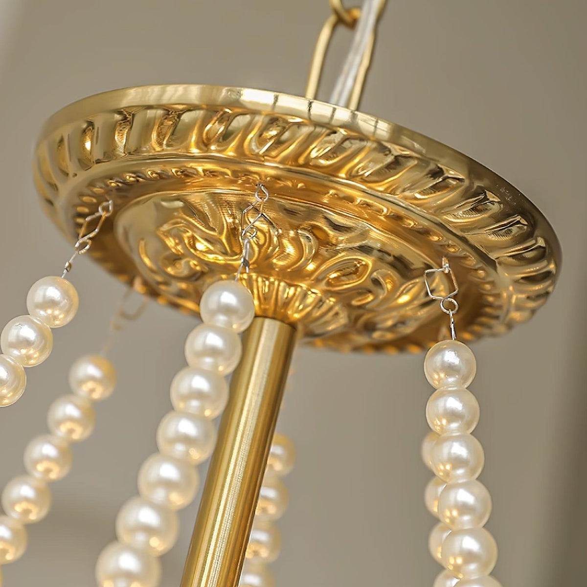 Vamader Chandelier Lustrous pearls