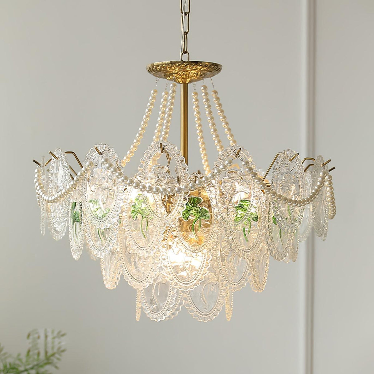 Vamader Chandelier Lustrous pearls