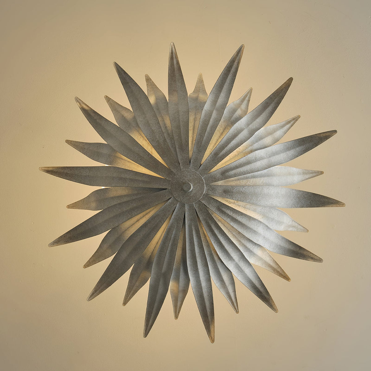 Selivaine Leaf Pendant Light