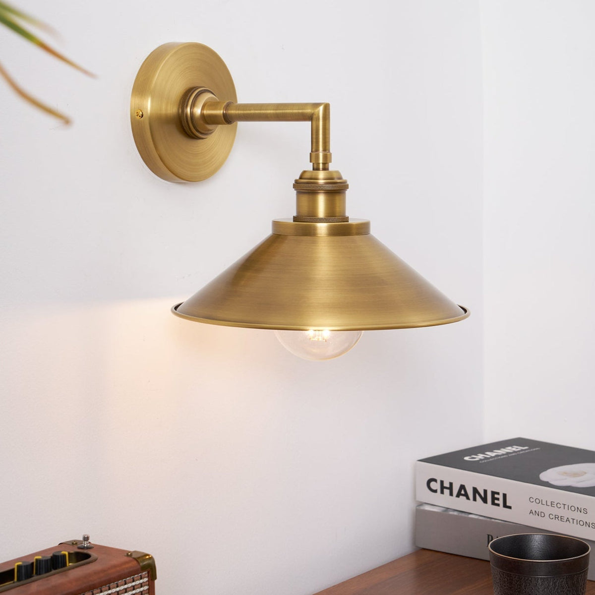 Osile Brass Wall Lamp