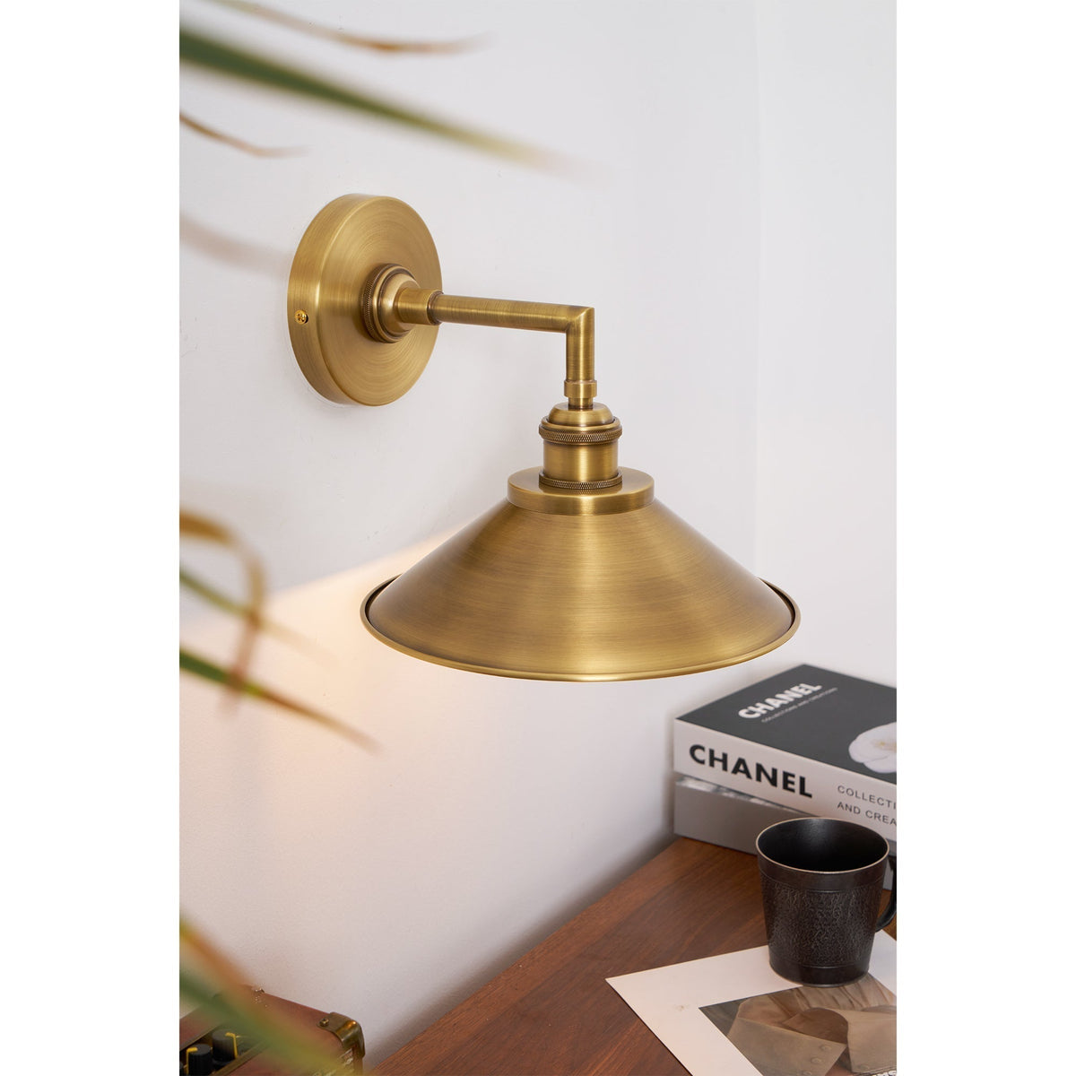 Osile Brass Wall Lamp