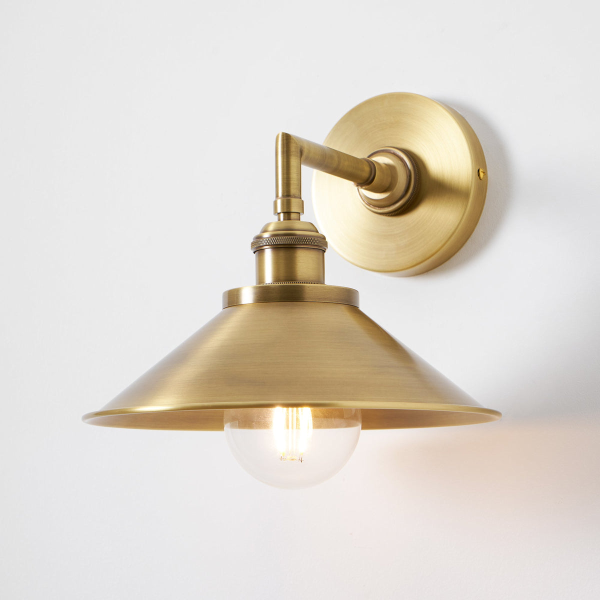 Osile Brass Wall Lamp