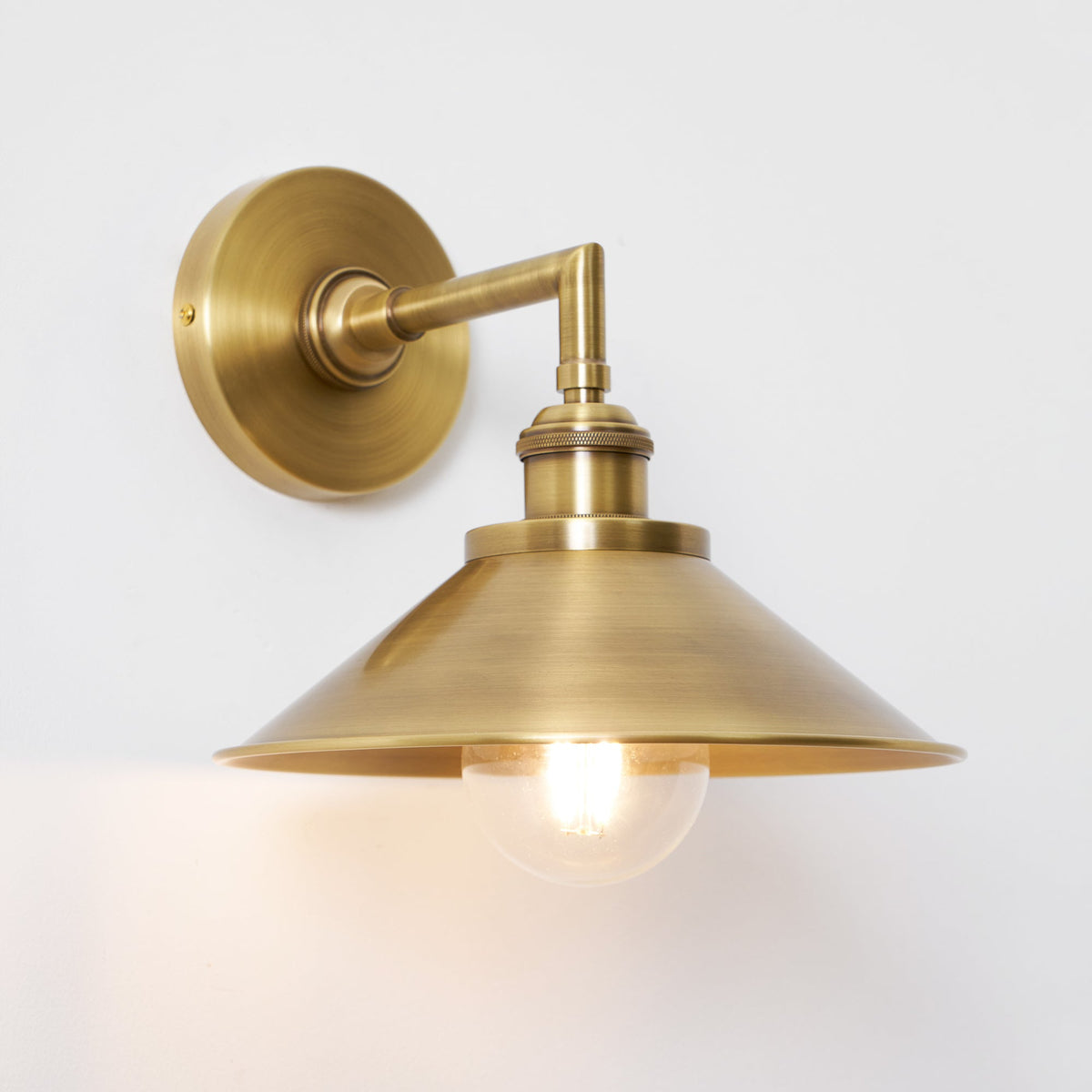 Osile Brass Wall Lamp