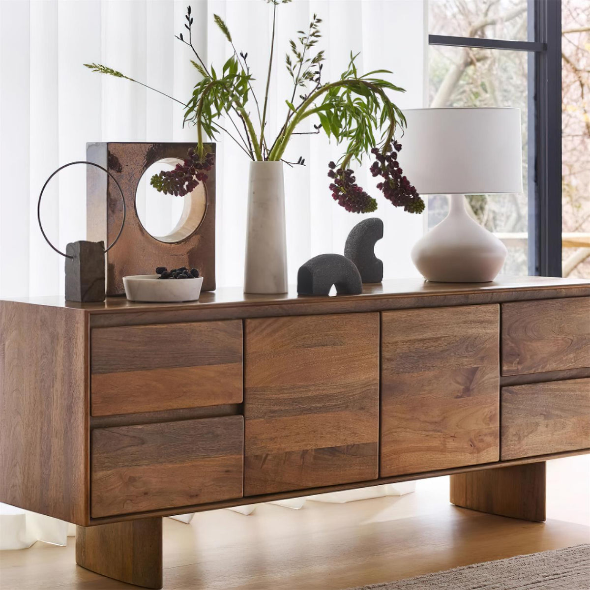 Lumoora Table Lamp