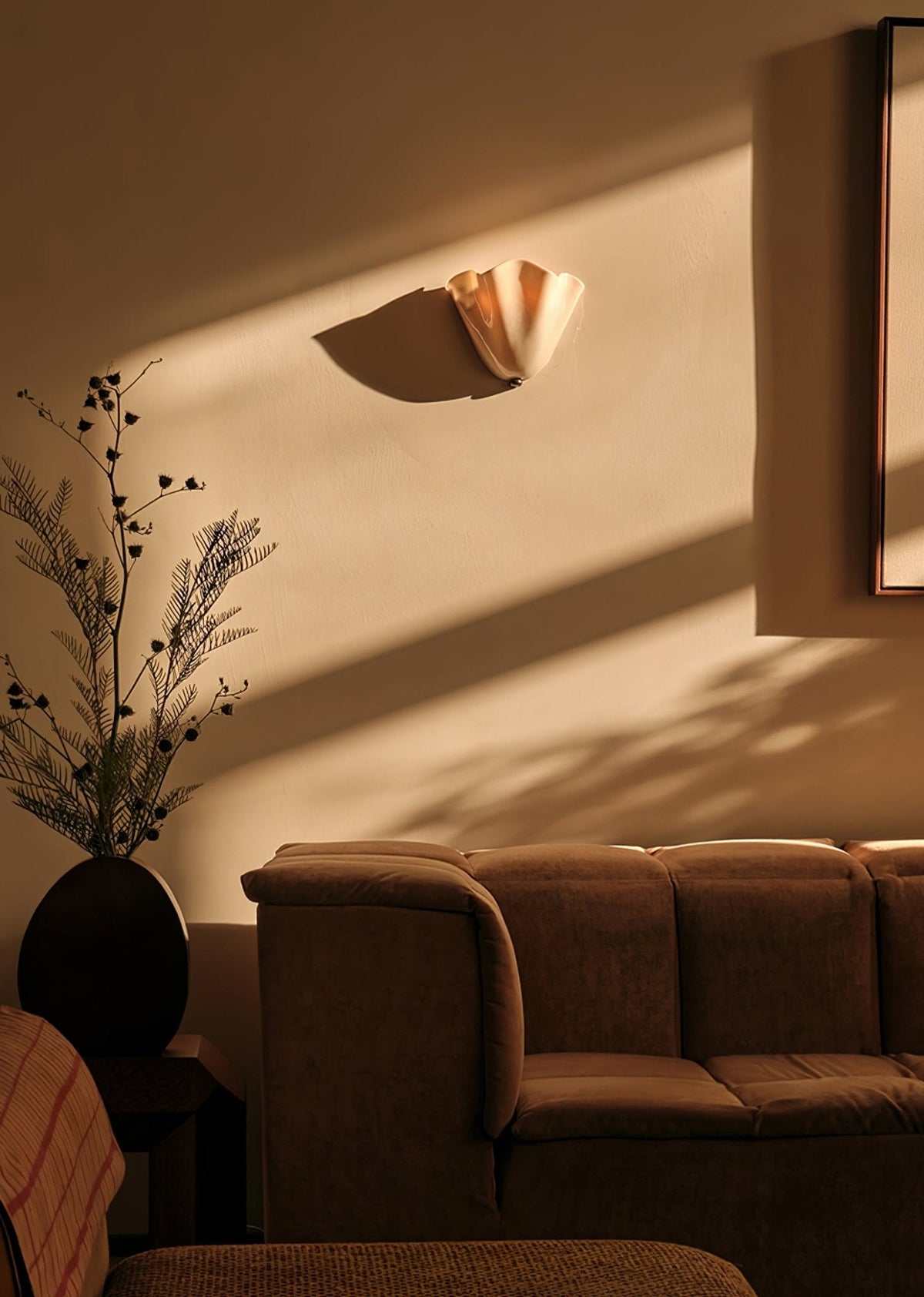Renenielle Wall Lamp Soft Curves