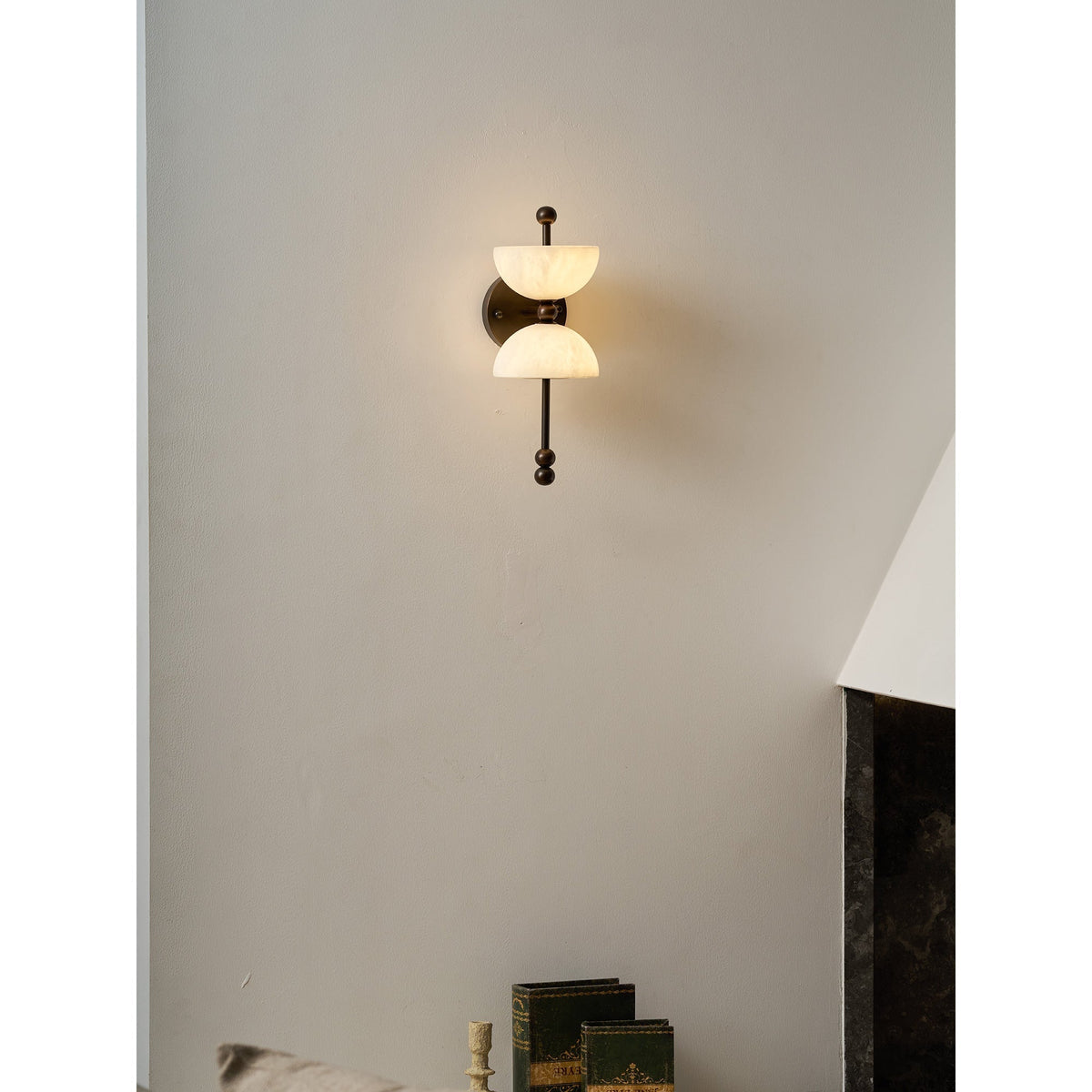 Caluaine Wall Lamp