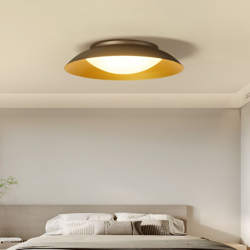 Rebenos Round Metal Flush Mount Ceiling Light, Brass