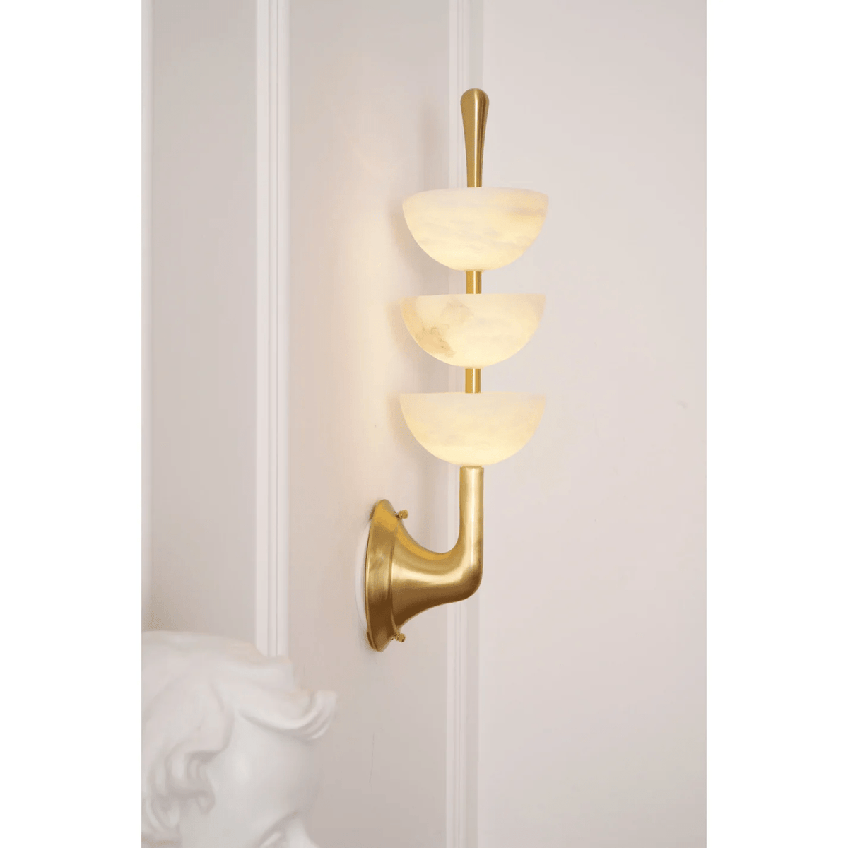 Ulmiraris Alabaster Wall Light