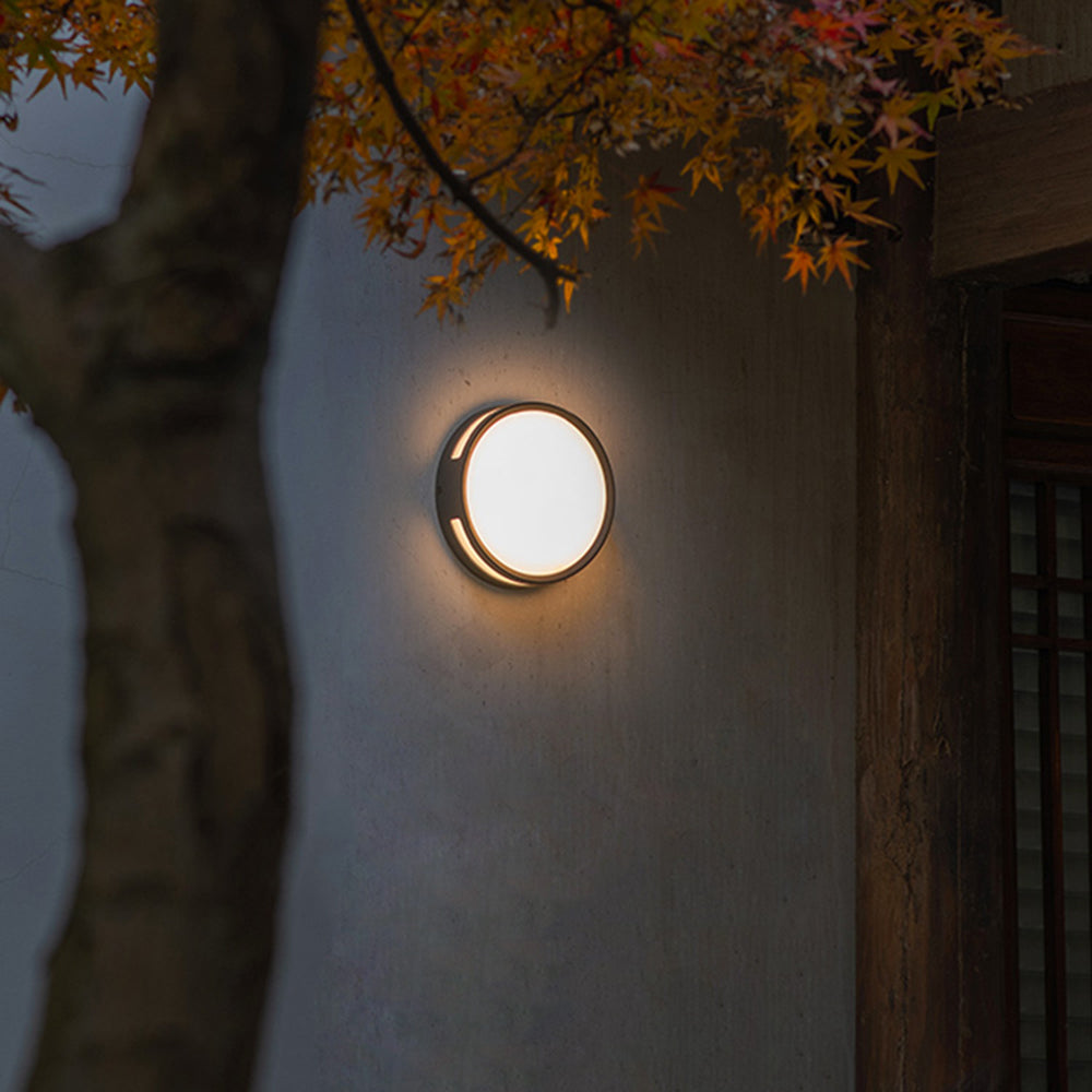 Verupes Modern Round Metal/ Outdoor Waterproof Wall Lamp, Black