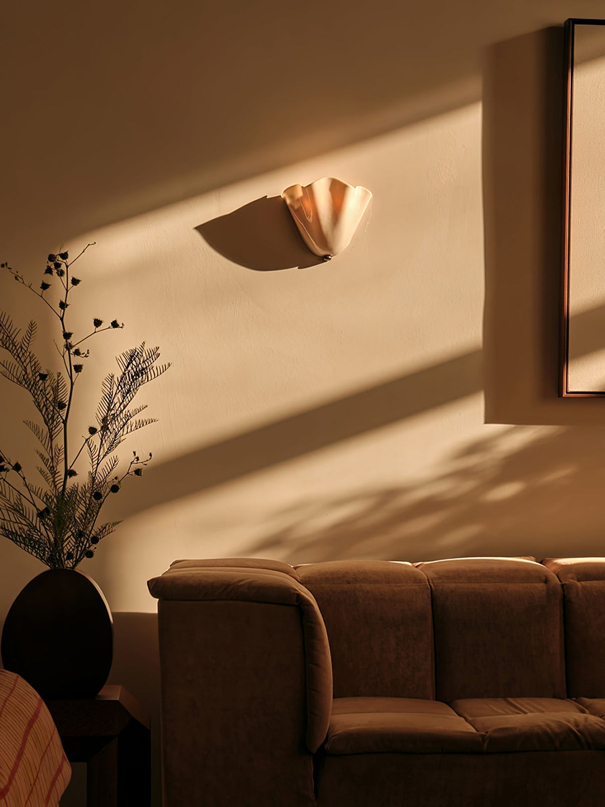 Renenielle Wall Lamp Soft Curves