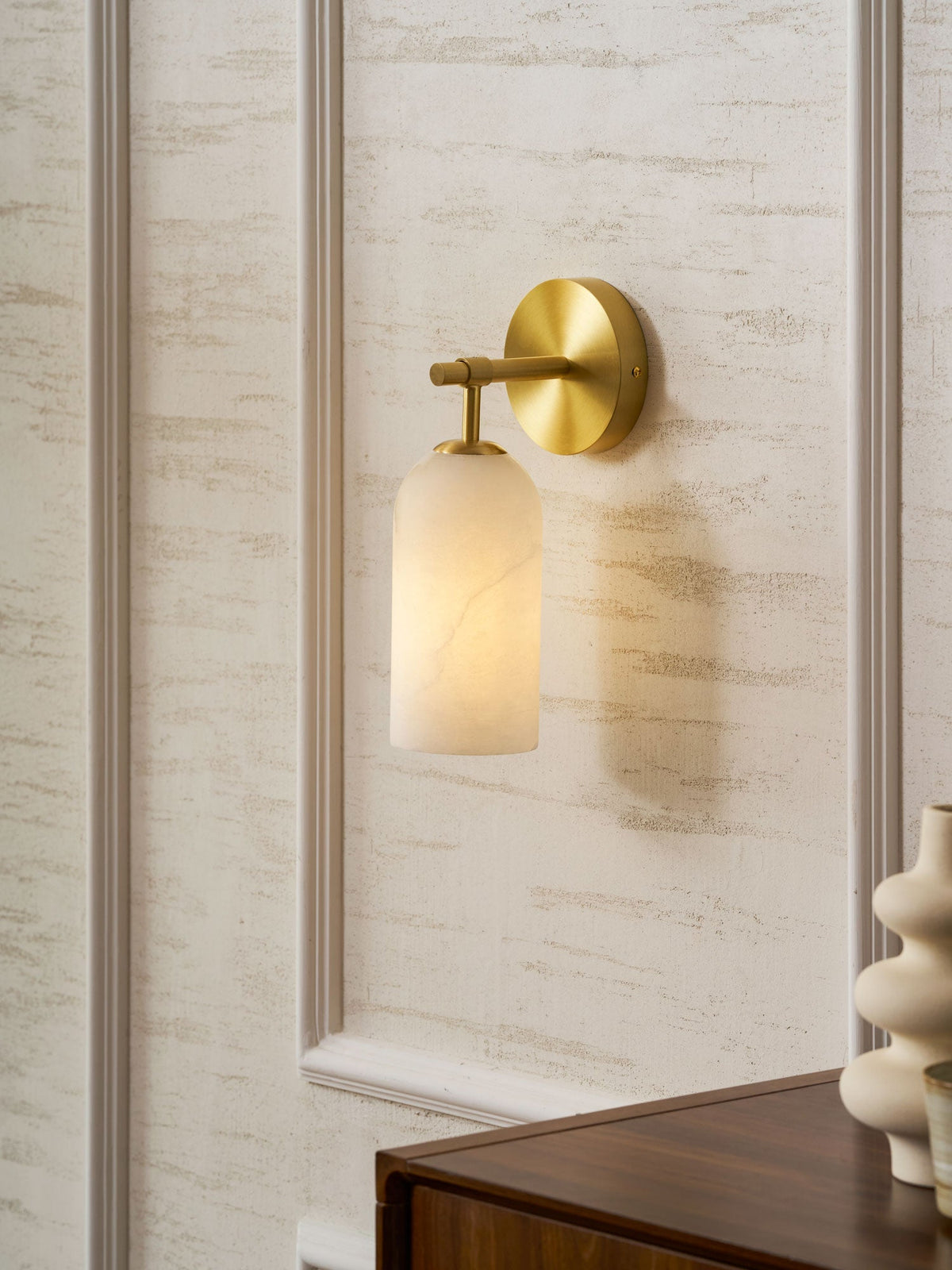 Albelaine Pillar Alabaster Wall Sconce