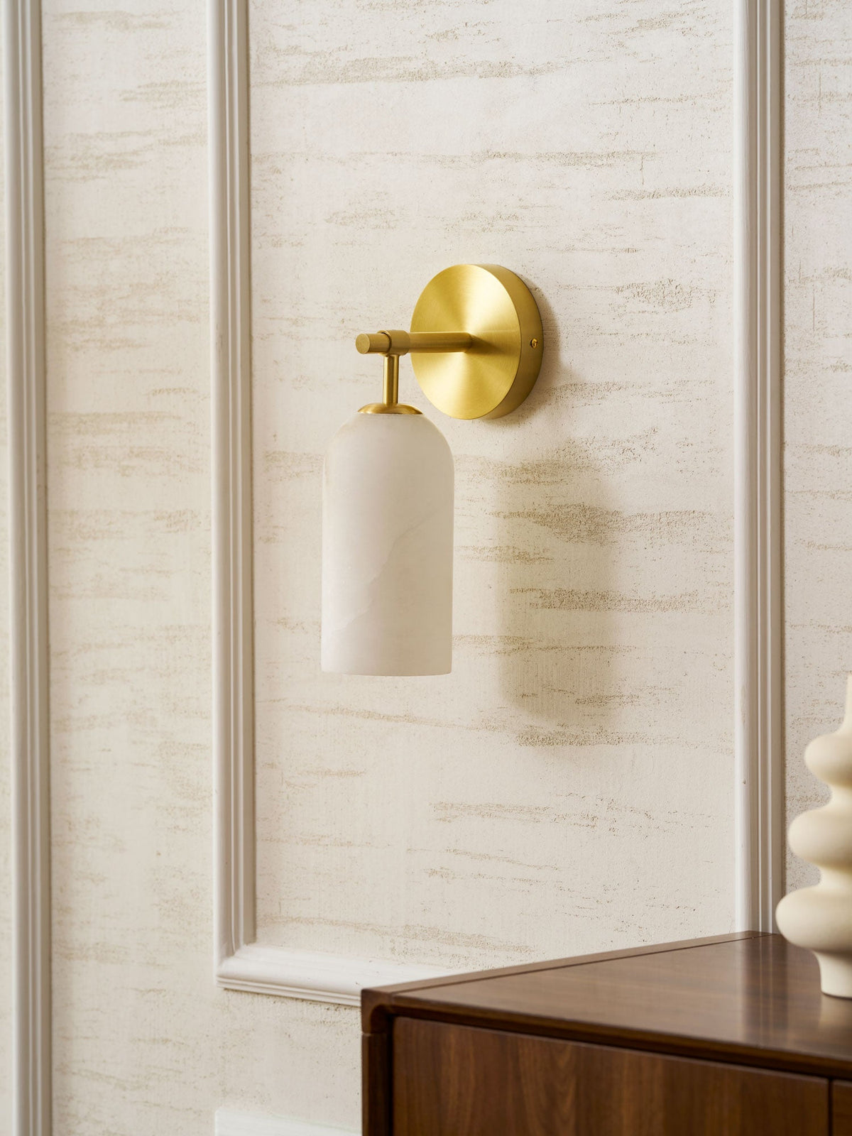 Albelaine Pillar Alabaster Wall Sconce