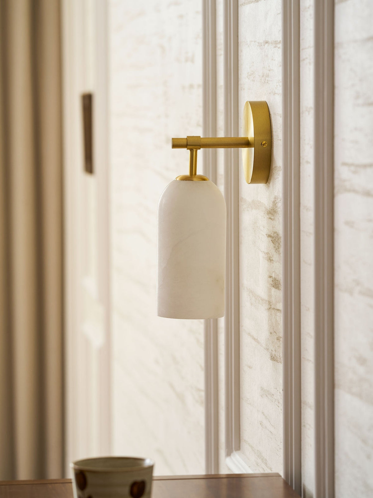 Albelaine Pillar Alabaster Wall Sconce