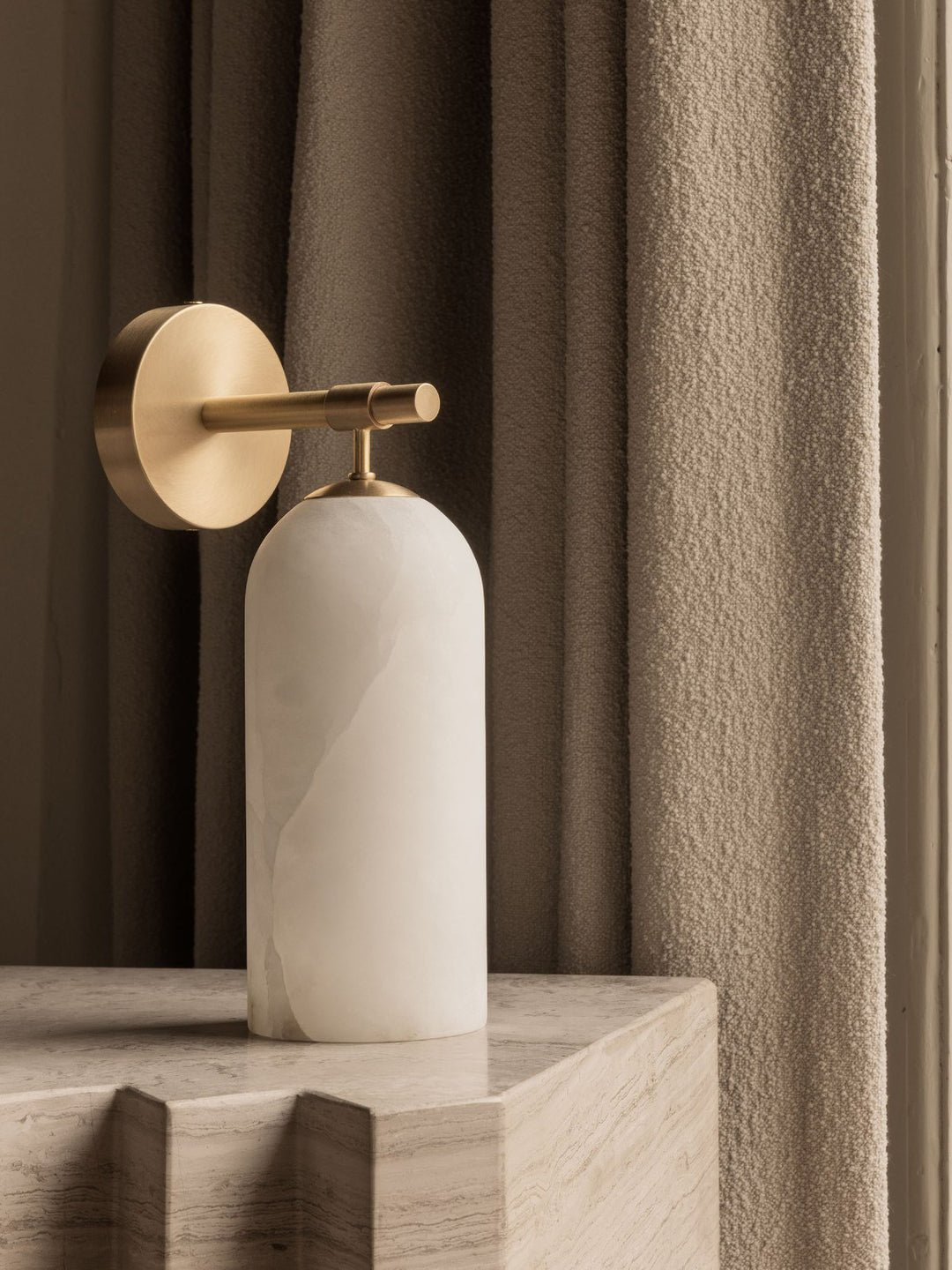 Albelaine Pillar Alabaster Wall Sconce