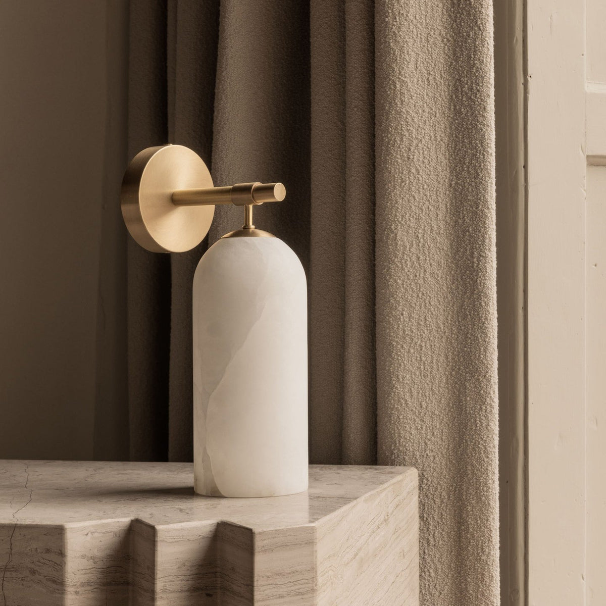 Albelaine Pillar Alabaster Wall Sconce