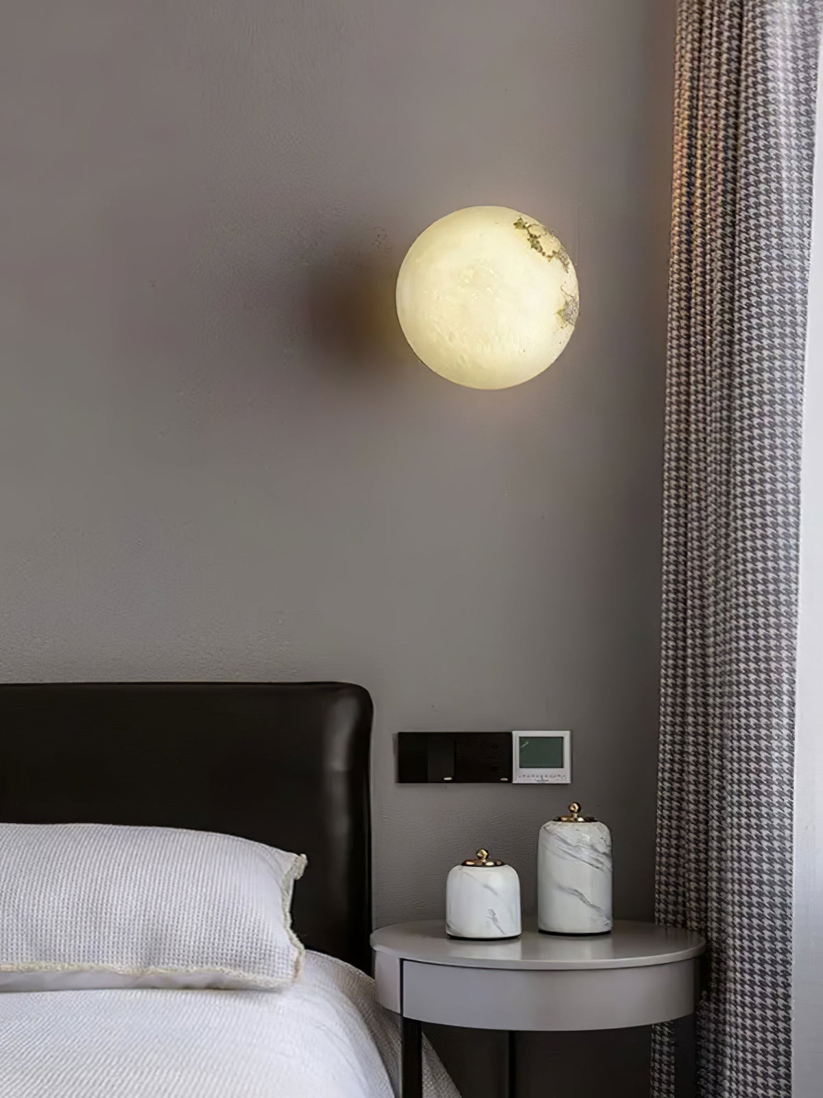 Navo Alabaster Mini Orb Wall Lamp