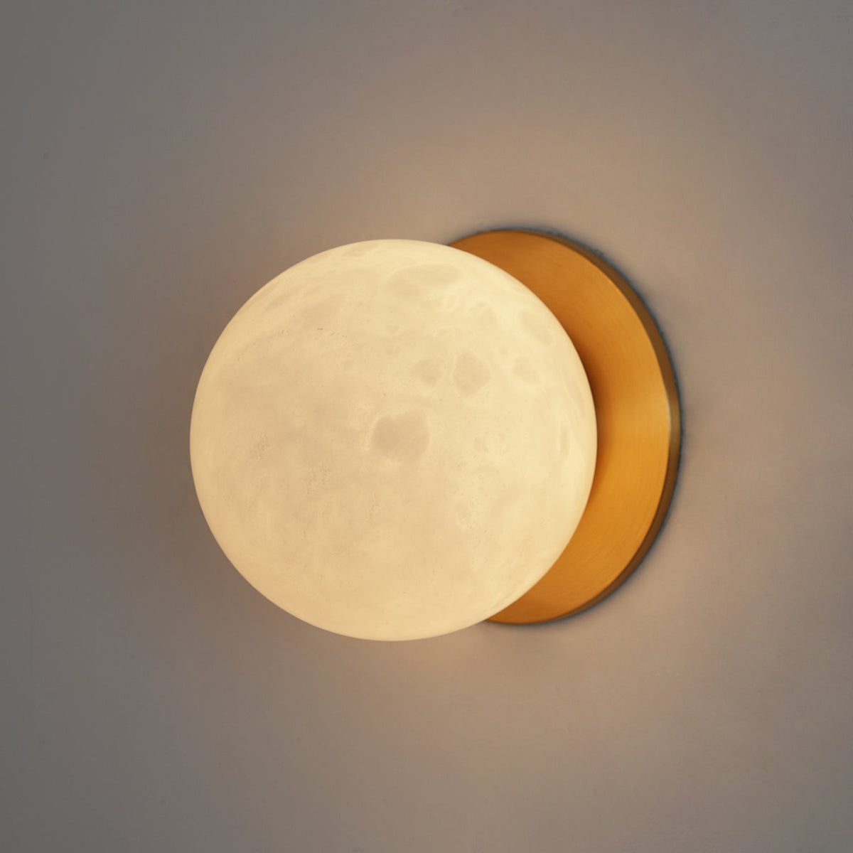 Navo Alabaster Mini Orb Wall Lamp