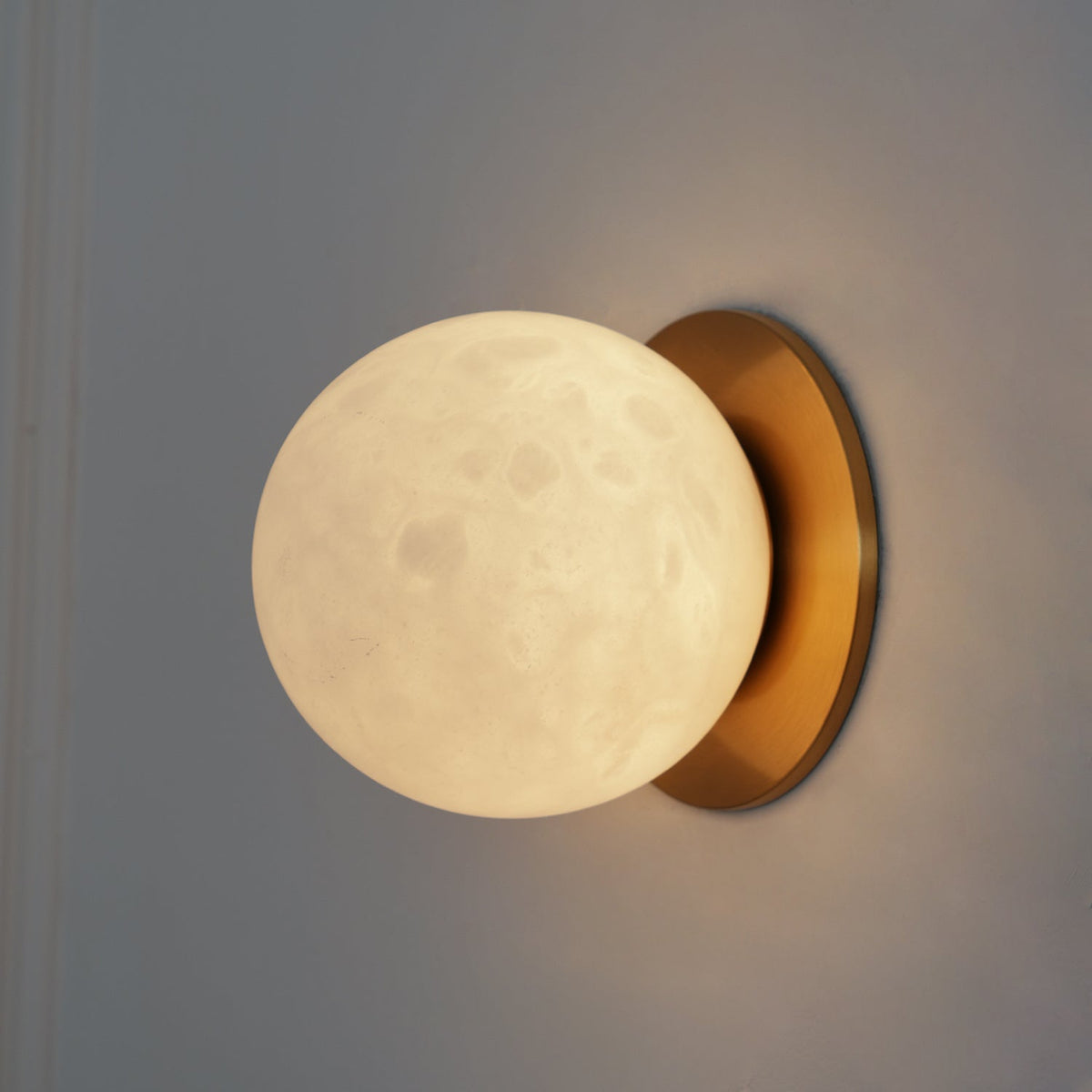 Navo Alabaster Mini Orb Wall Lamp
