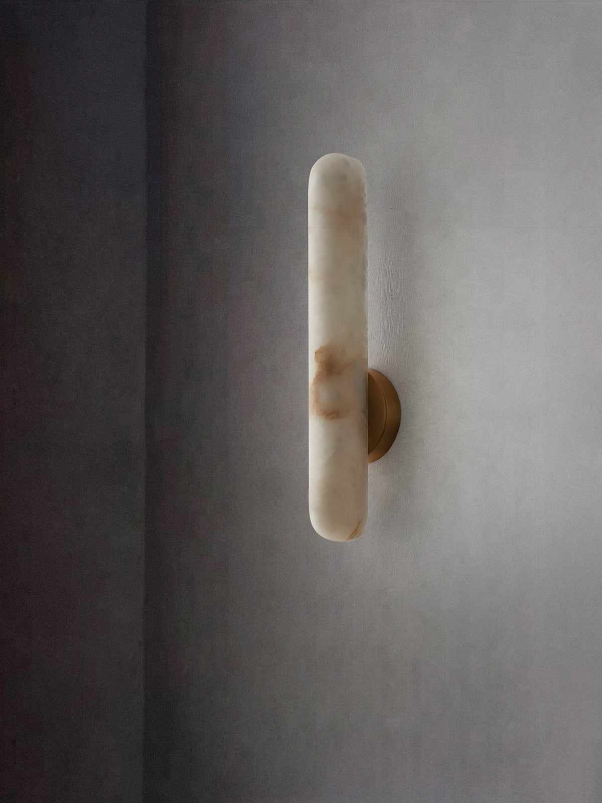Nivoina Amber Alabaster Rod Sconce