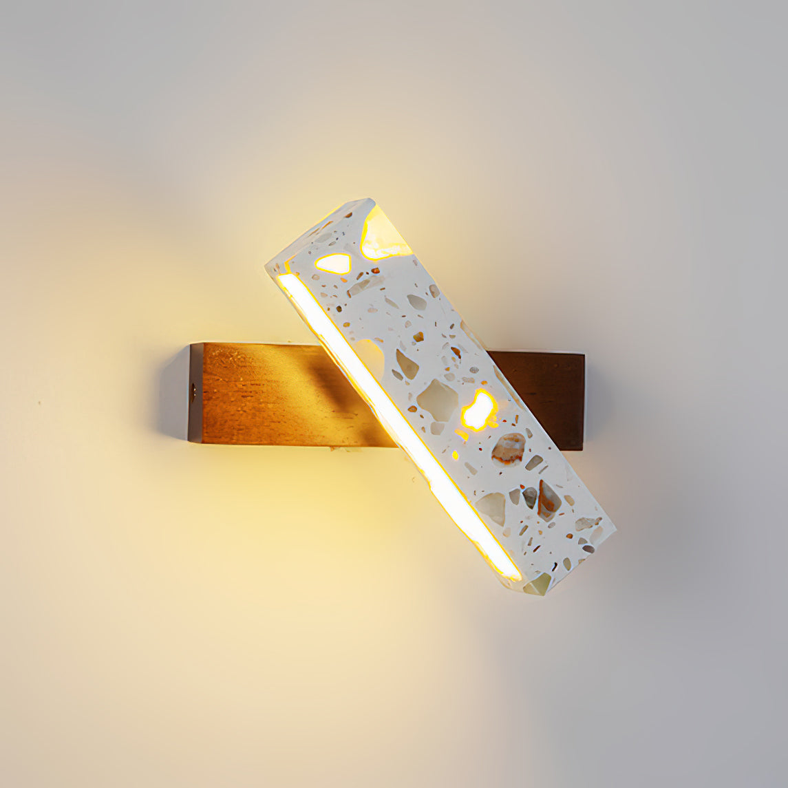 Elaaora Wall Lamp