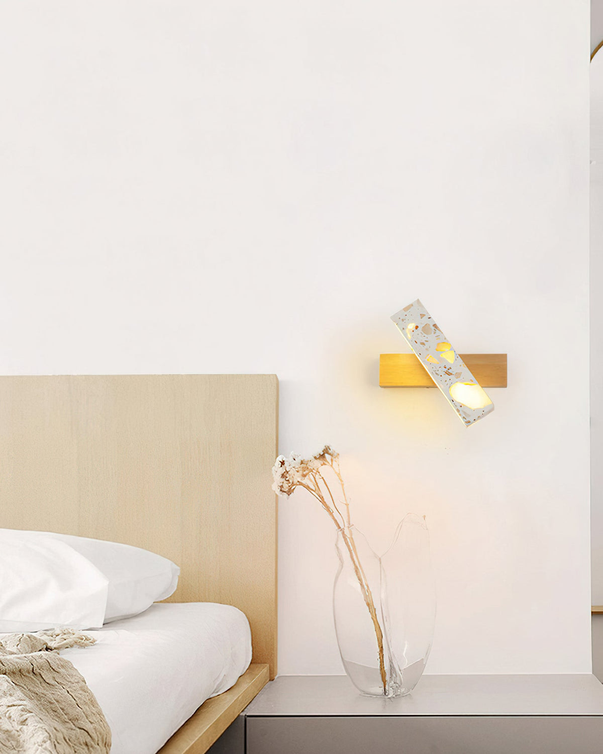 Elaaora Wall Lamp