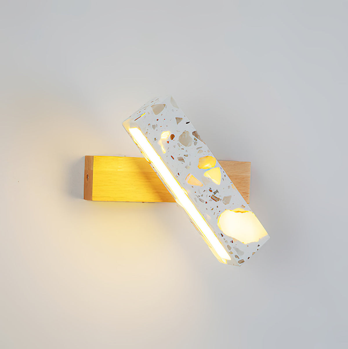 Elaaora Wall Lamp