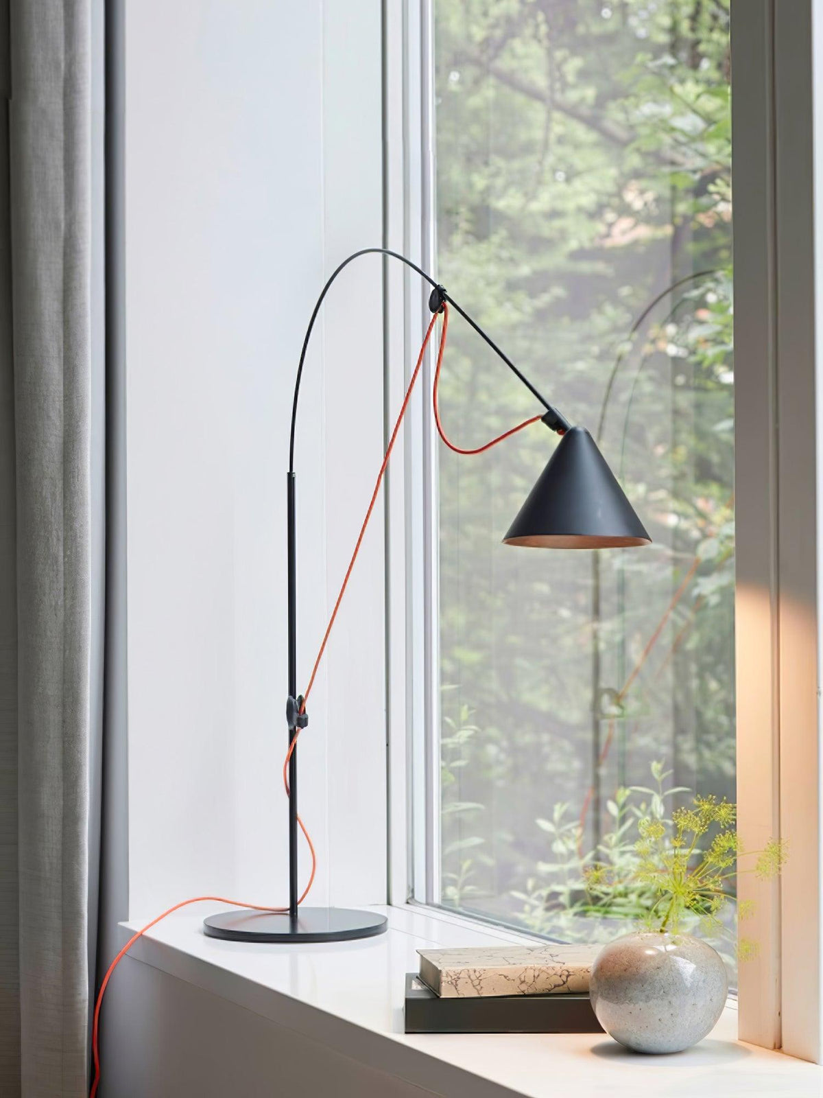 Caleielle Minimalist Table Lamp