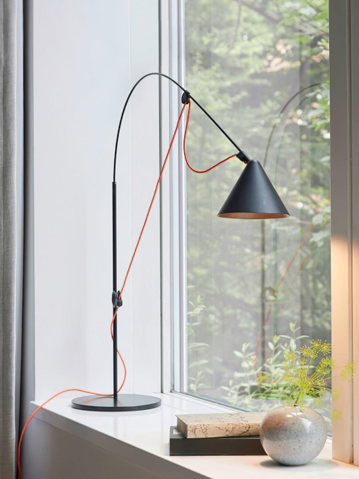 Caleielle Minimalist Table Lamp