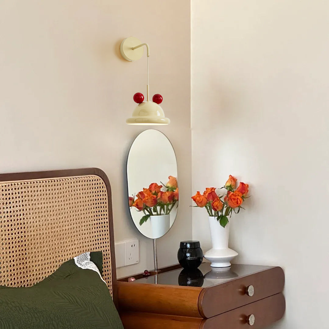 Pomeiro Wall Lamp