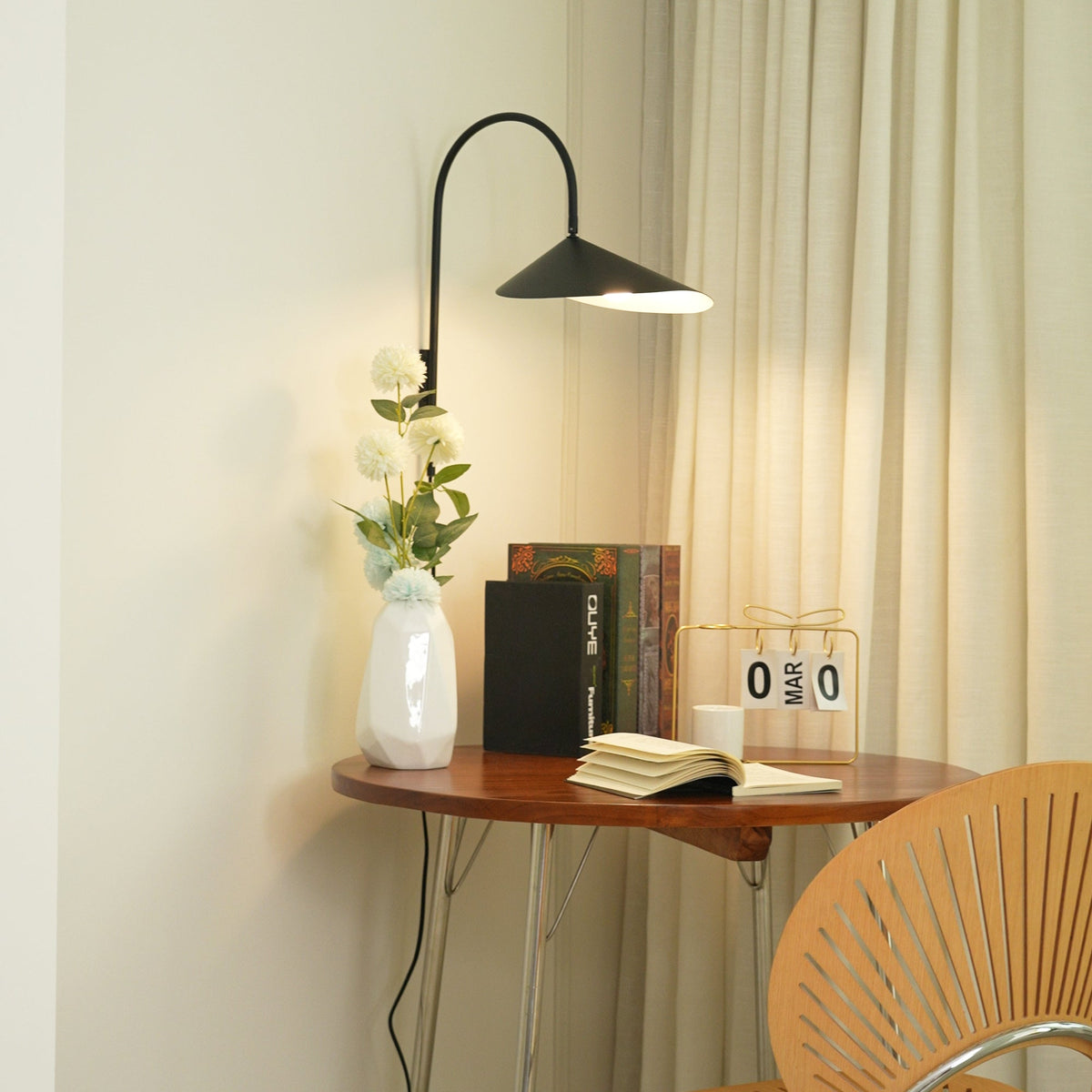 Alocasia Arc Plug-in Wall Lamp