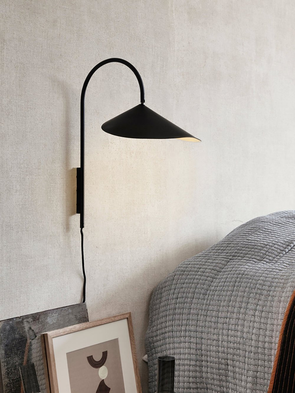 Alocasia Arc Plug-in Wall Lamp