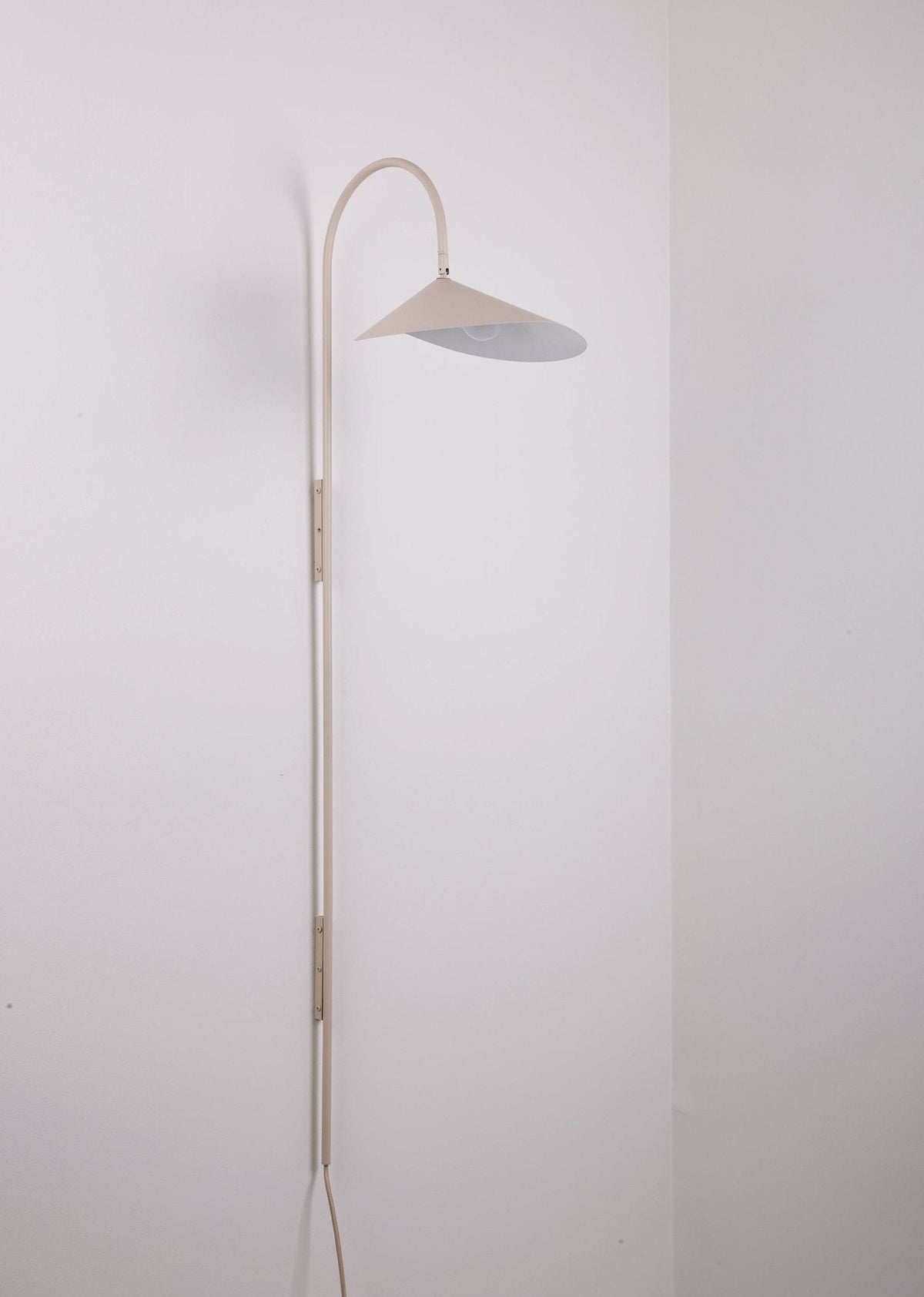 Alocasia Arc Plug-in Wall Lamp