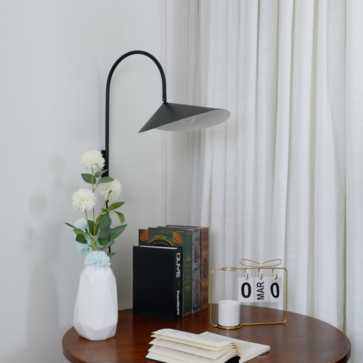 Alocasia Arc Plug-in Wall Lamp