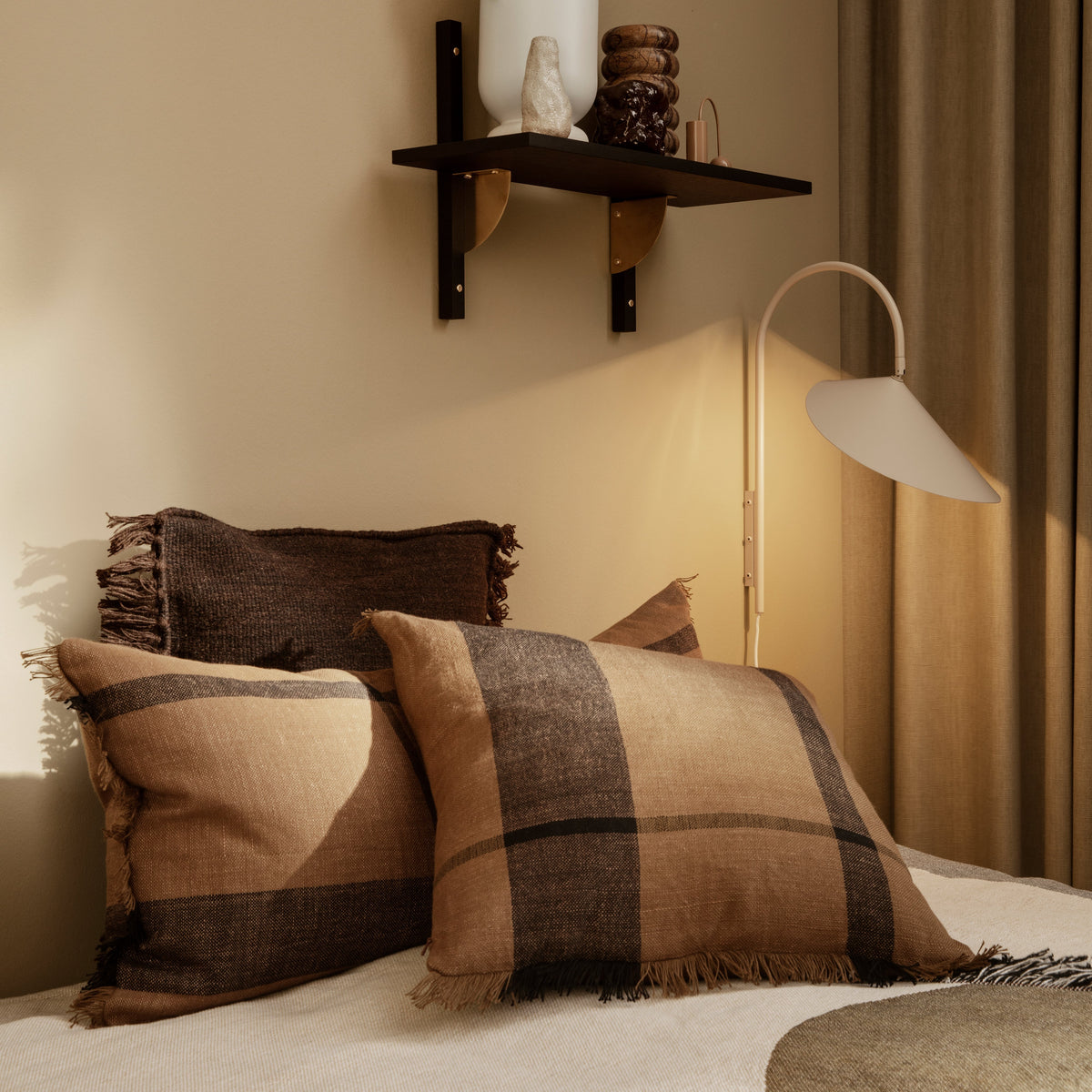 Alocasia Arc Plug-in Wall Lamp