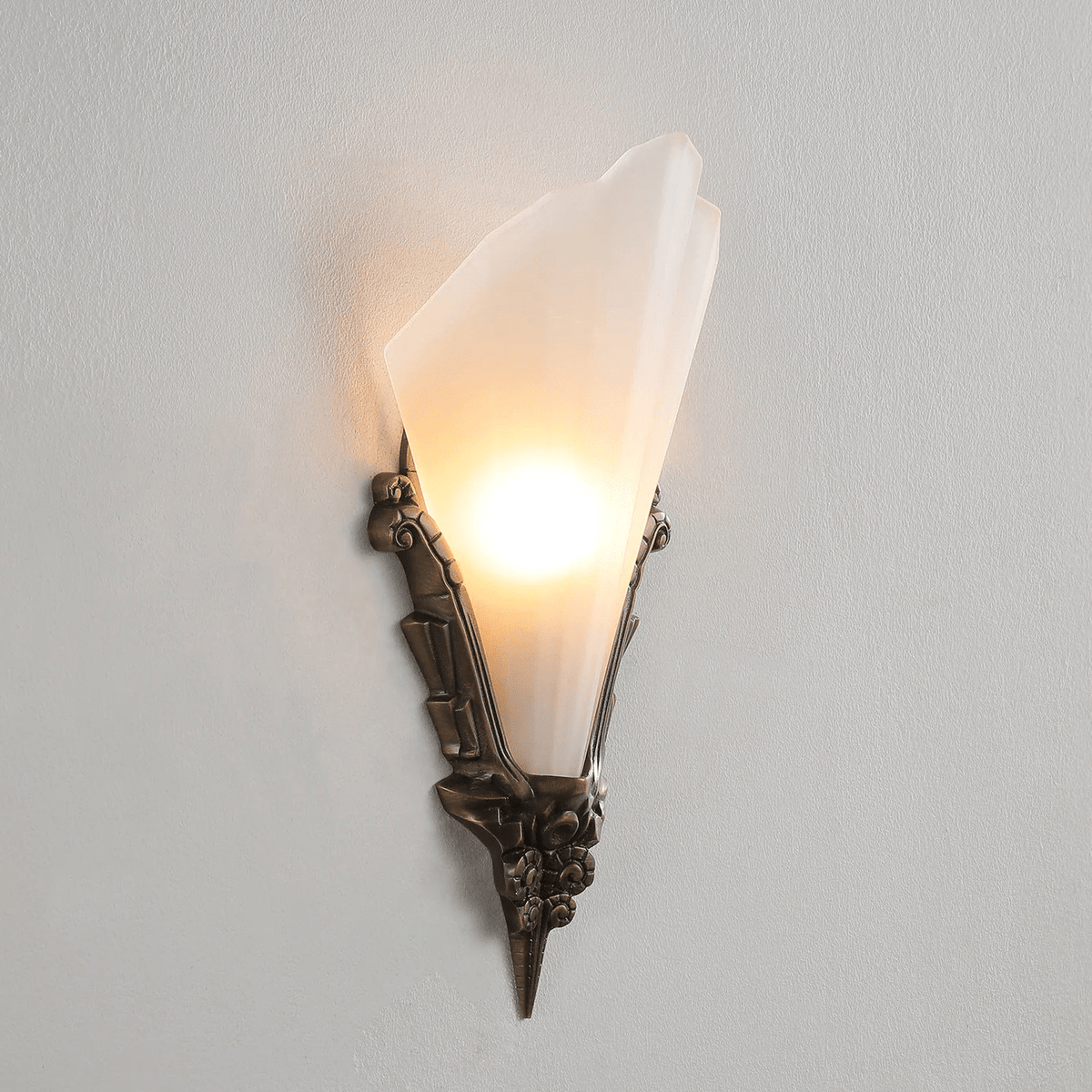 Lucerelle Wall Light