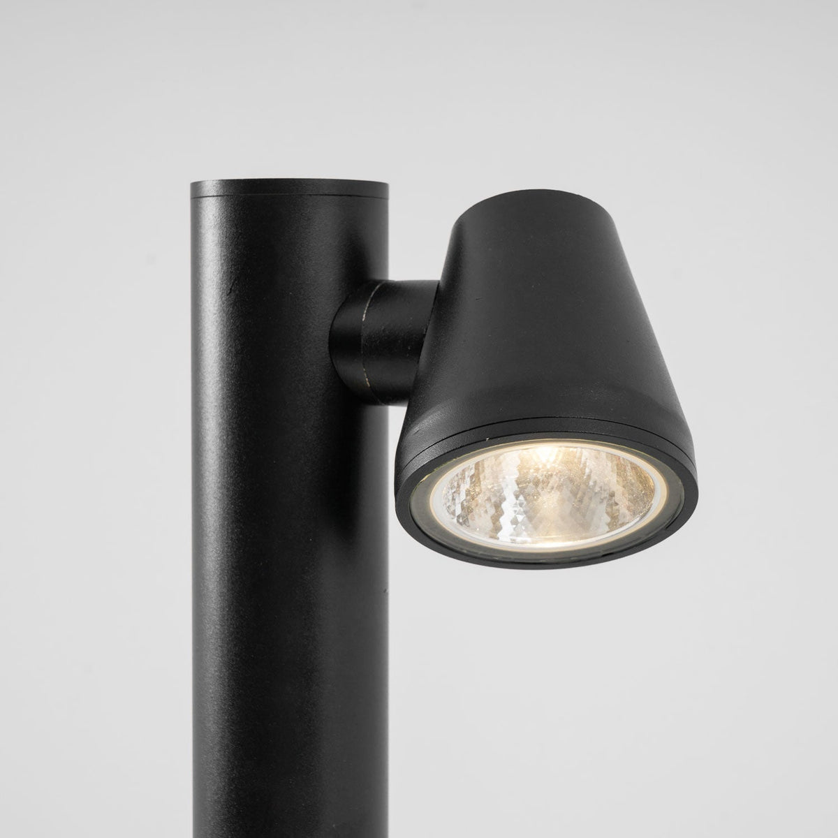 Vantaire  Outdoor Bollard Spotlight