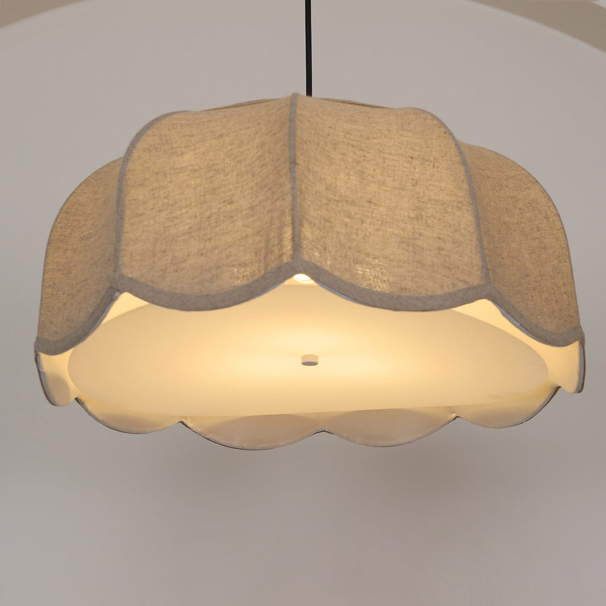 Jutunon Banana Leaf Pendant Light