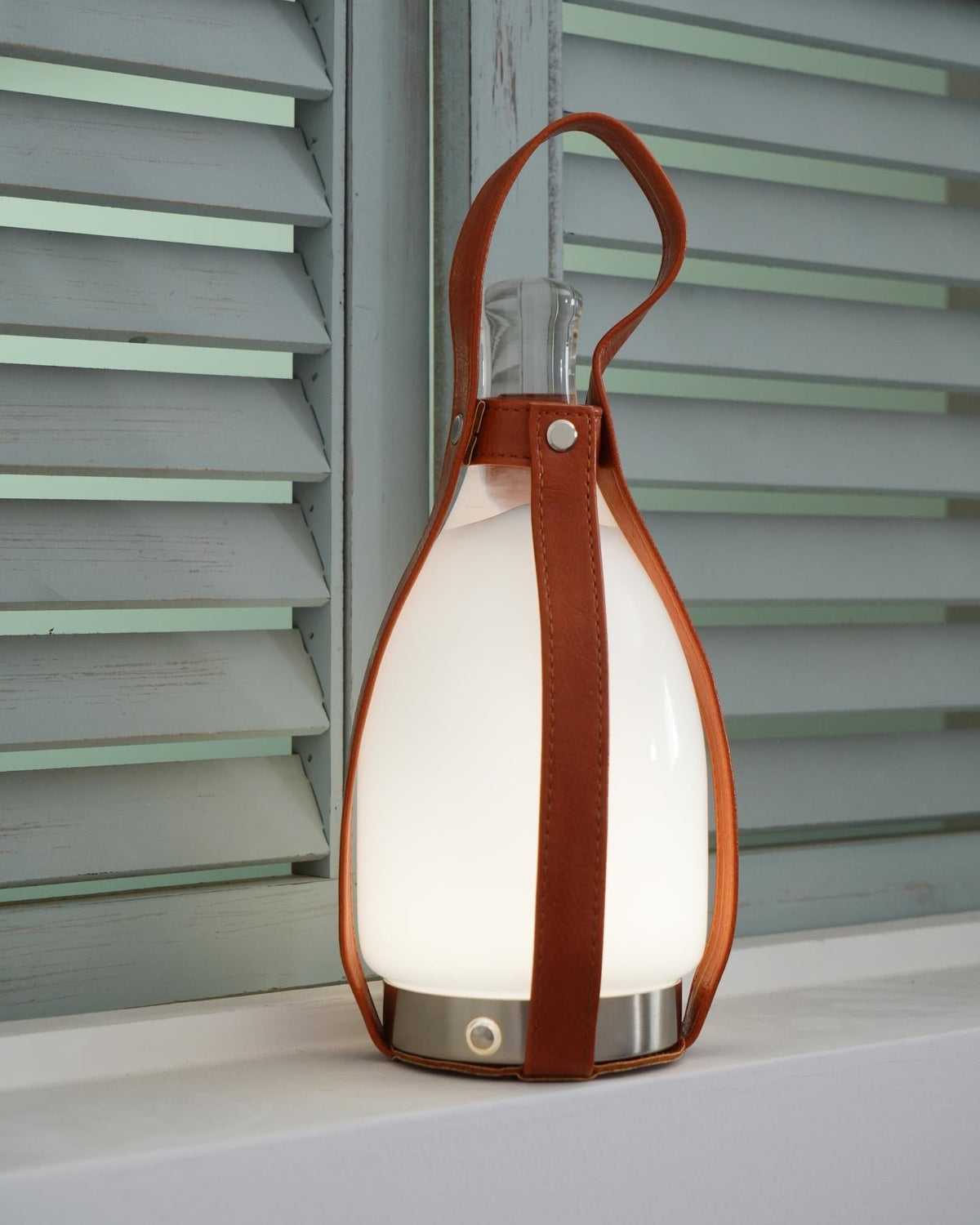 Avenelaine Table Lamp