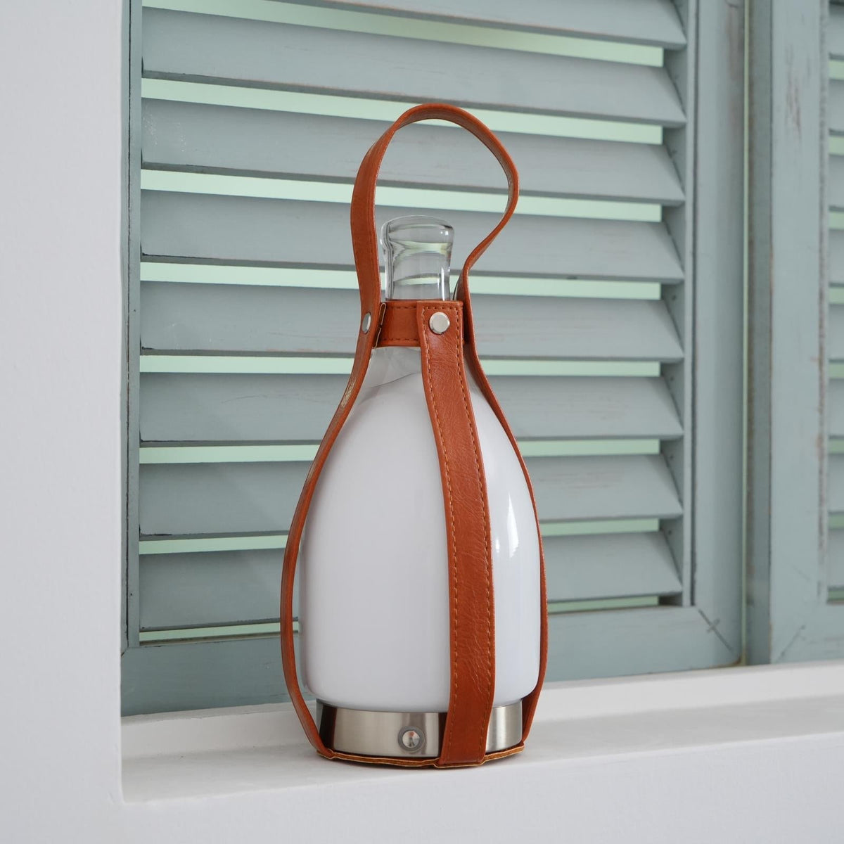 Avenelaine Table Lamp