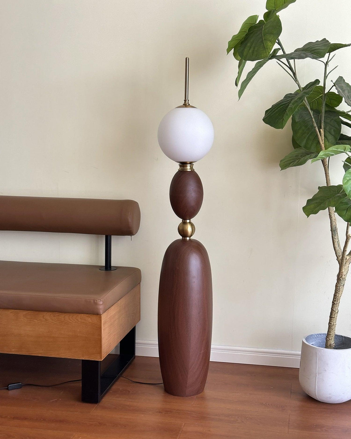 Viraalelia Floor Lamp