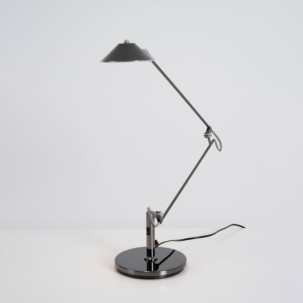 Selinaya Articulated Table Lamp